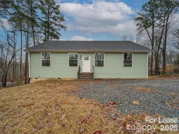 $1,975 | 824 Woodrun Drive, Mount Gilead, NC 27306