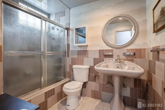 $750,000 | 12 Dunston Drive, East Brunswick, NJ 08816