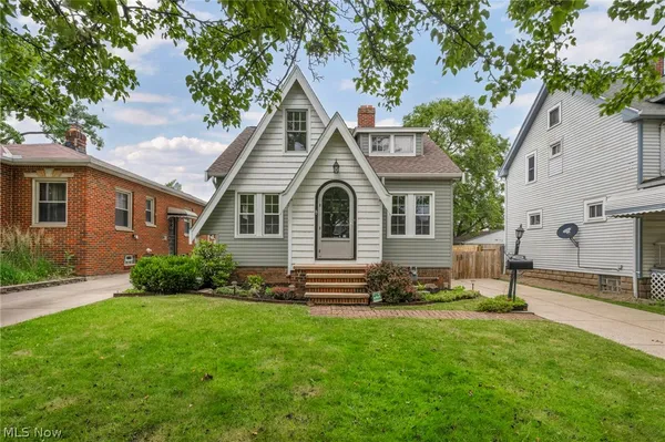 $194,900 | 3326 Lincoln Avenue, Parma, OH 44134