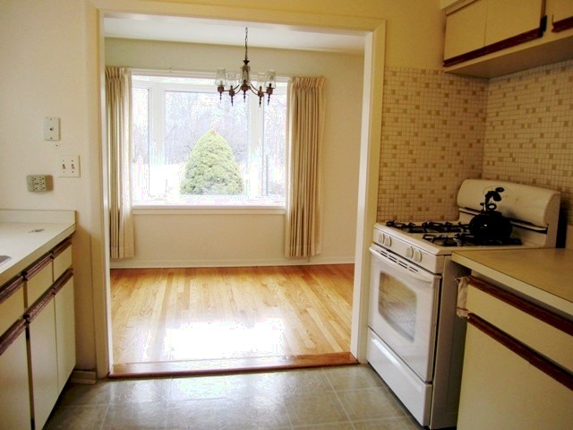 1613 Dundee Road Northbrook, IL 60062 - Photo 5 of 20