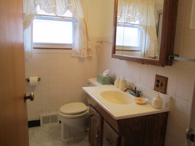 1613 Dundee Road Northbrook, IL 60062 - Photo 8 of 20