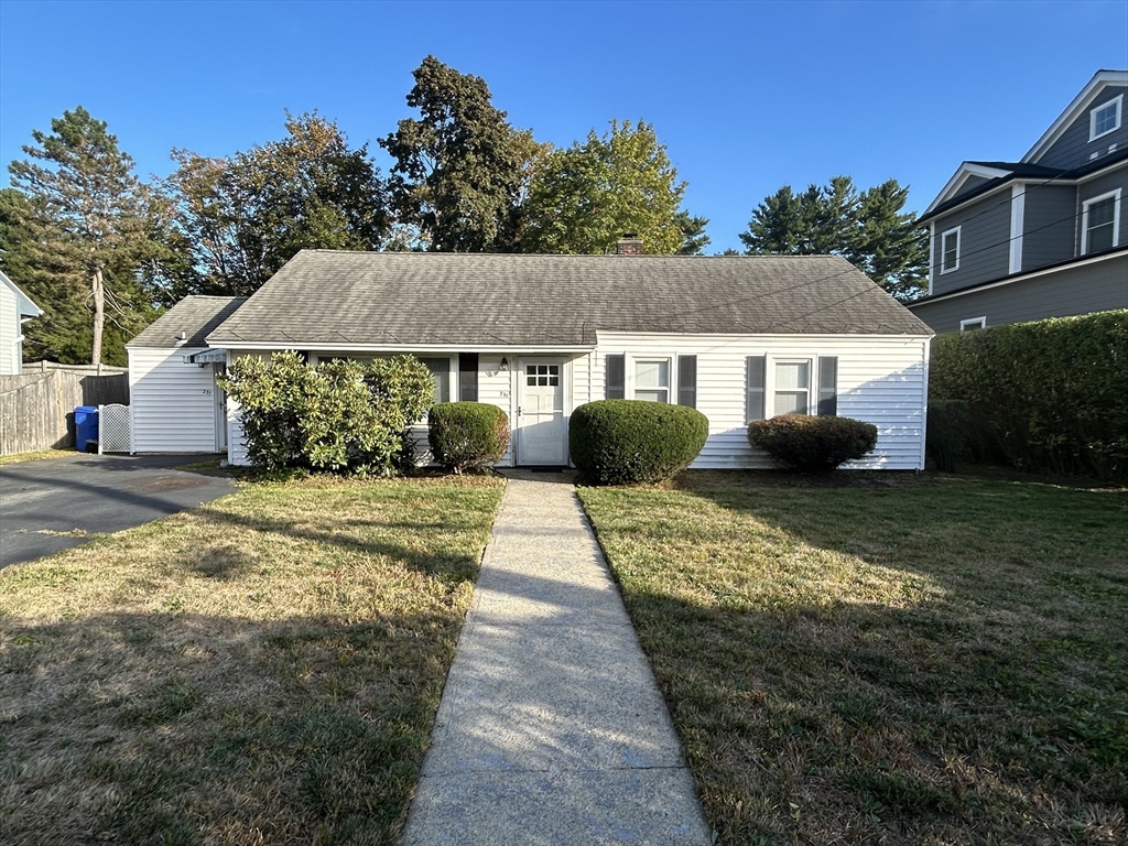 a view of house with garden space