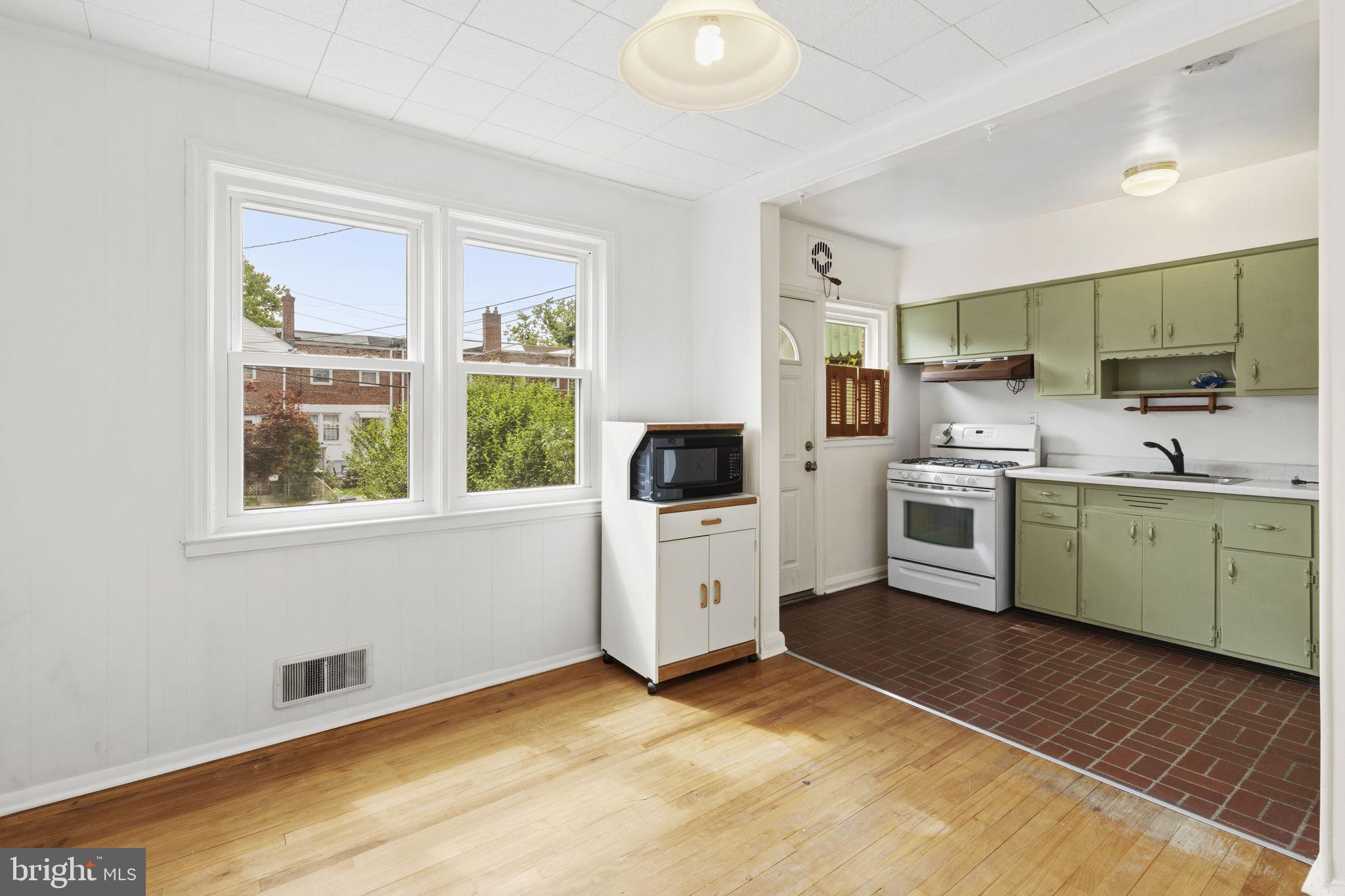 8300 Ridgely Oak Road Baltimore, MD 21234 - Photo 6 of 20