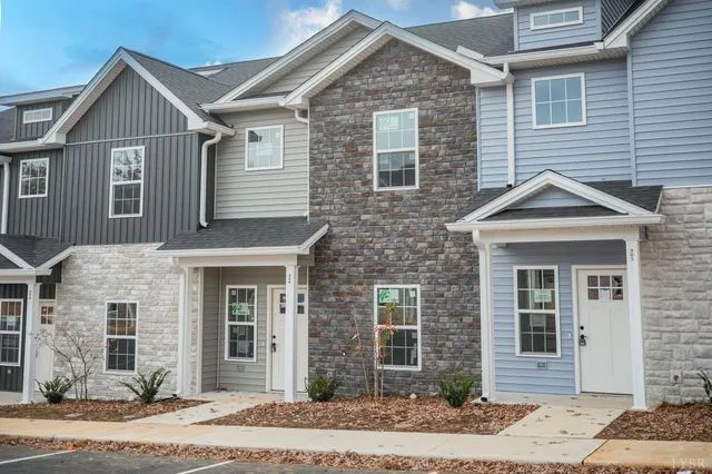 $299,900 | 536 Leesville Road, Unit 207, Lynchburg, VA 24502