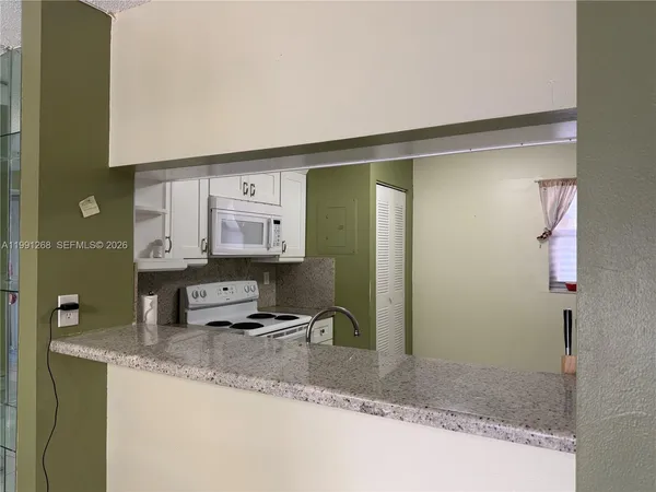 $225,000 | 1800 West 54th Street, Unit 108, Hialeah, FL 33012