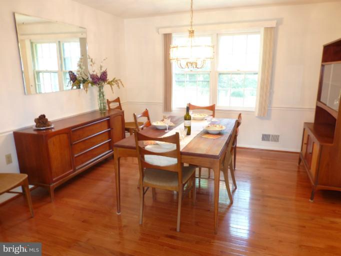 8311 Crown Court Road Alexandria, VA 22308 - Photo 17 of 21 Dining Room