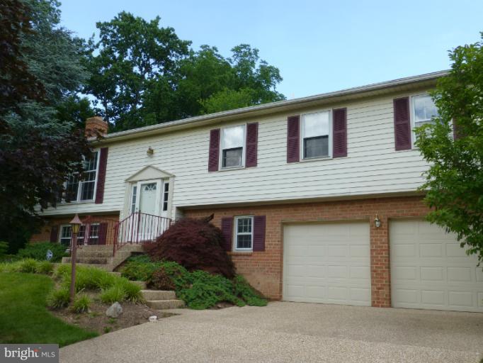 8311 Crown Court Road Alexandria, VA 22308 - Photo 21 of 21 Exterior (Front)
