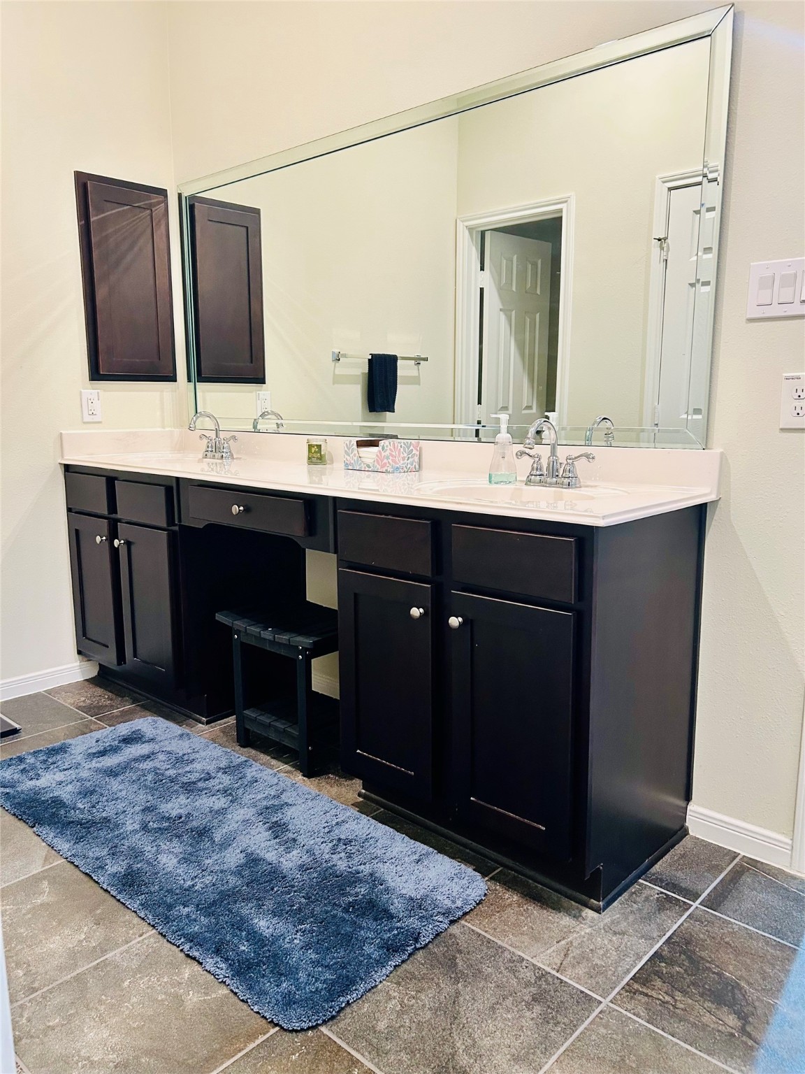7114 Limestone Circle Manvel, TX 77578 - Photo 13 of 23 a bathroom with a sink and a mirror