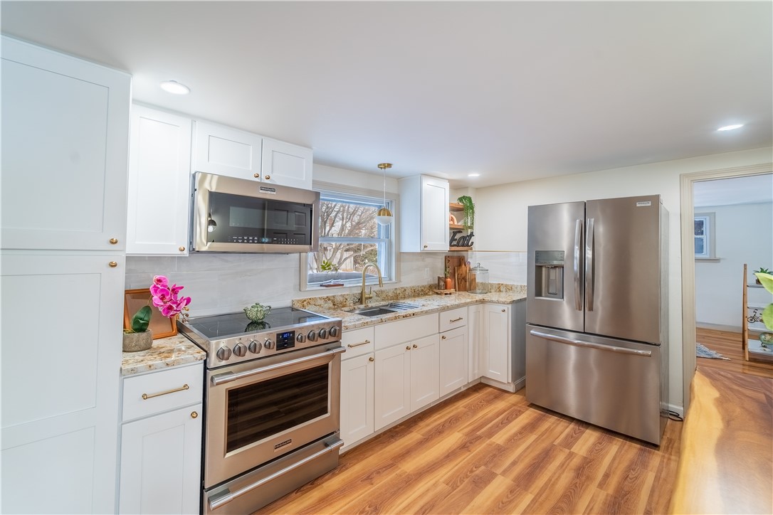 134 Dexter Street Cumberland, RI 02864 - Photo 5 of 34