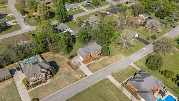 $712,500 | 913 Dogwood Drive, Fayetteville, TN 37334