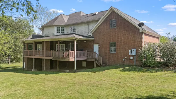 $712,500 | 913 Dogwood Drive, Fayetteville, TN 37334