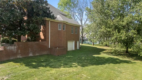 $712,500 | 913 Dogwood Drive, Fayetteville, TN 37334