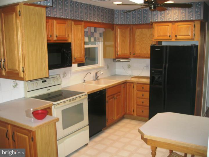 661 Derstine Road Hatfield, PA 19440 - Photo 12 of 21 Kitchen