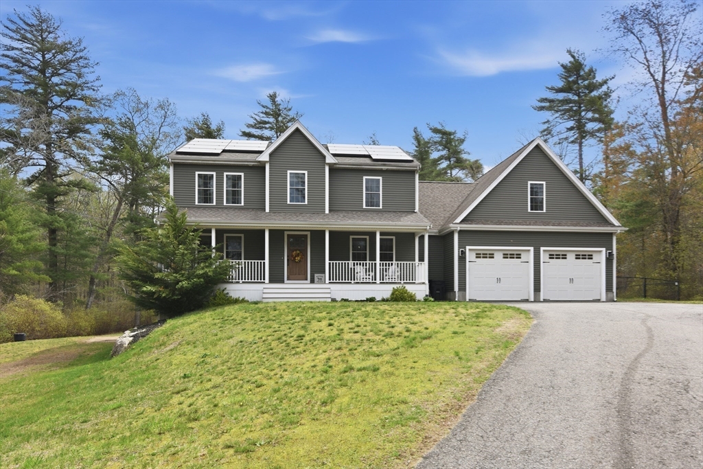 32 1/2 East Howland Road Freetown, MA 02717 - Photo 2 of 42 Gallery Image 2