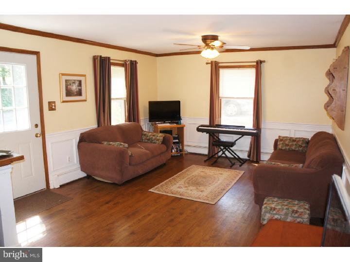 243 Fox Road Media, PA 19063 - Photo 5 of 25 Living Room
