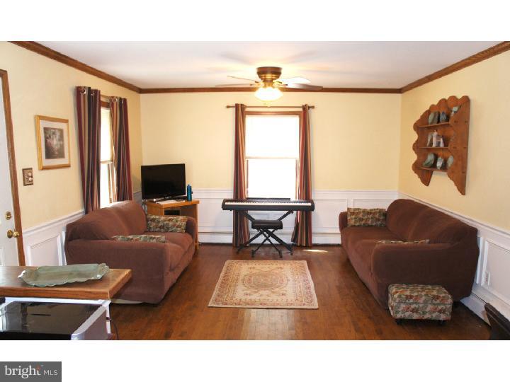 243 Fox Road Media, PA 19063 - Photo 6 of 25 Living Room