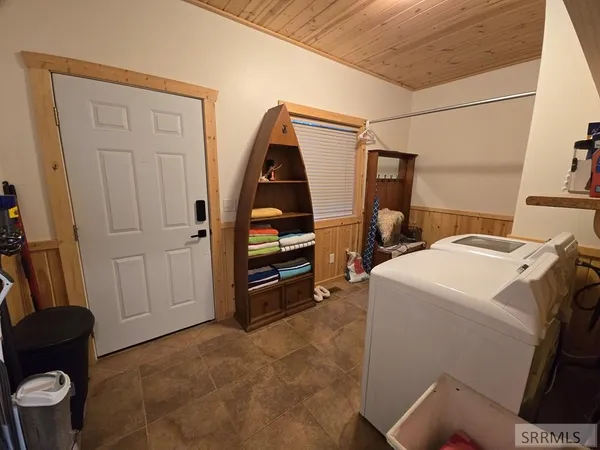 $949,900 | 3627 South Bills Island Loop Rd Island Park, Island Park, ID 83429