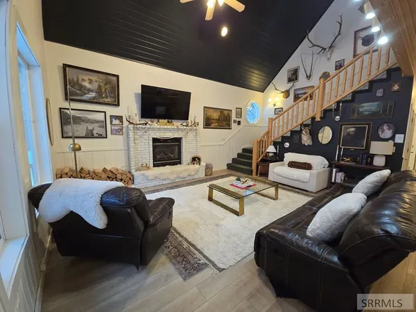$949,900 | 3627 South Bills Island Loop Rd Island Park, Island Park, ID 83429