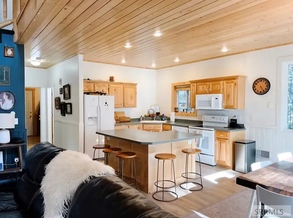 $949,900 | 3627 South Bills Island Loop Rd Island Park, Island Park, ID 83429