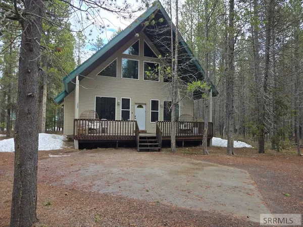 $949,900 | 3627 South Bills Island Loop Rd Island Park, Island Park, ID 83429