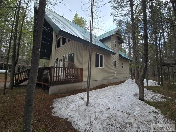 $949,900 | 3627 South Bills Island Loop Rd Island Park, Island Park, ID 83429