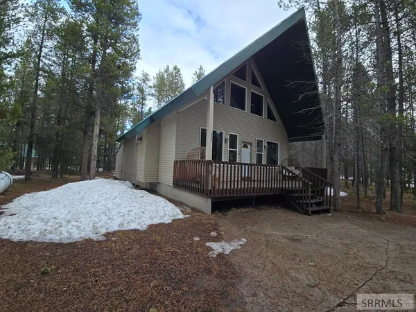 $949,900 | 3627 South Bills Island Loop Rd Island Park, Island Park, ID 83429