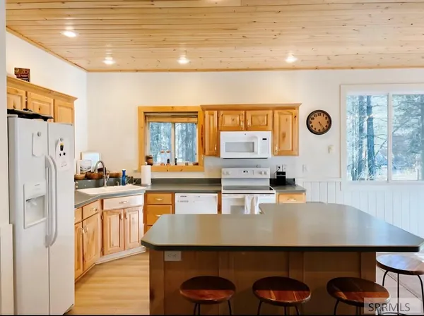 $949,900 | 3627 South Bills Island Loop Rd Island Park, Island Park, ID 83429