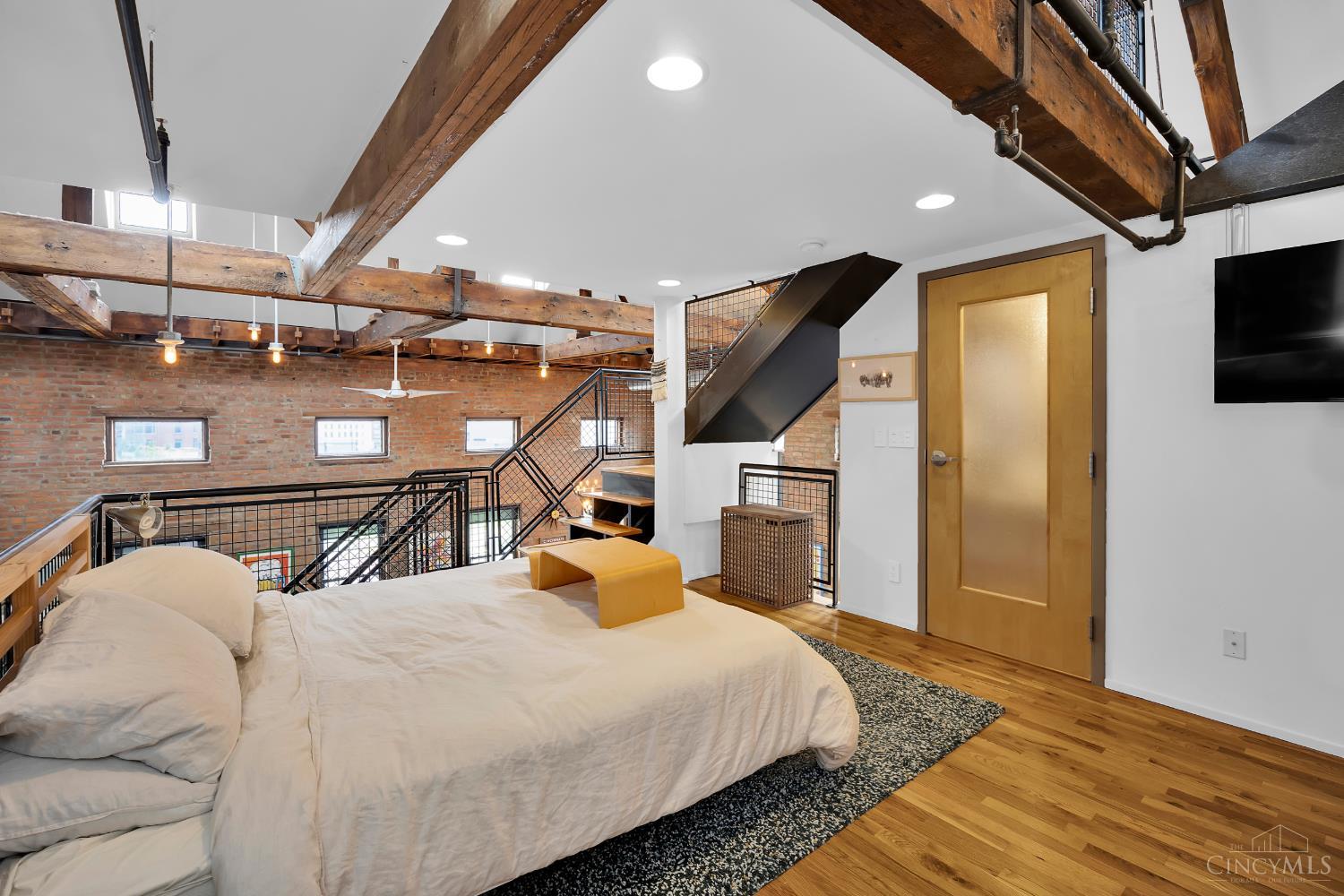 404 Reading Road, Unit 401 Cincinnati, OH 45202 - Photo 35 of 58 Gallery Image 35
