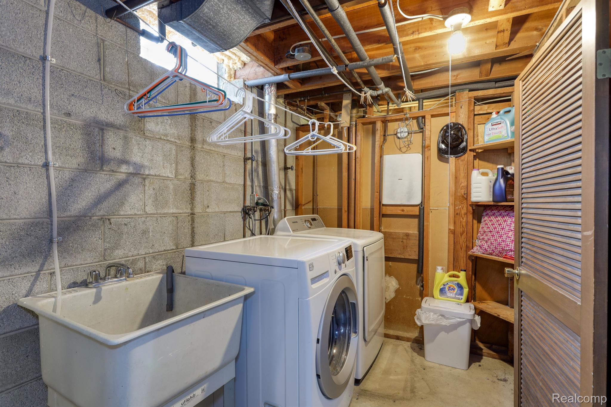 33702 James Farmington, MI 48336 - Photo 21 of 27 Gallery Image 21