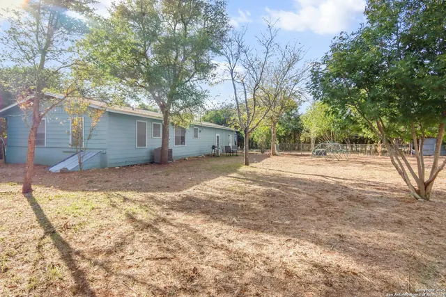 $379,000 | 914 6th Street, Blanco, TX 78606