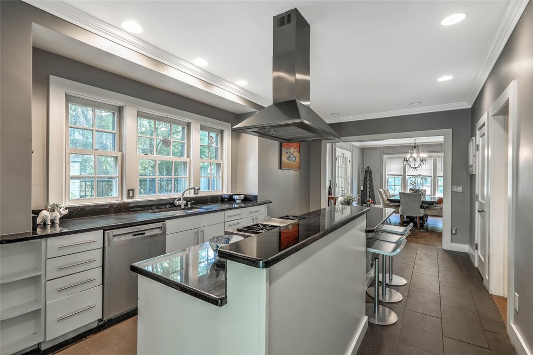 40 Grotto Avenue Providence, RI 02906 - Photo 11 of 47