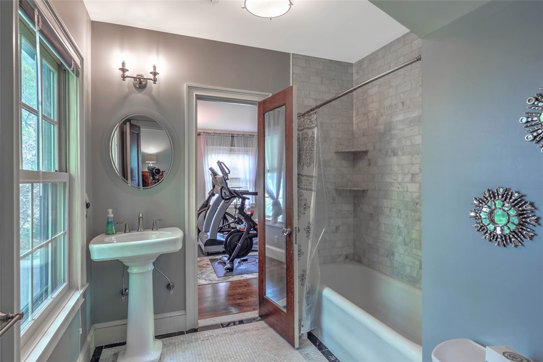 40 Grotto Avenue Providence, RI 02906 - Photo 29 of 47