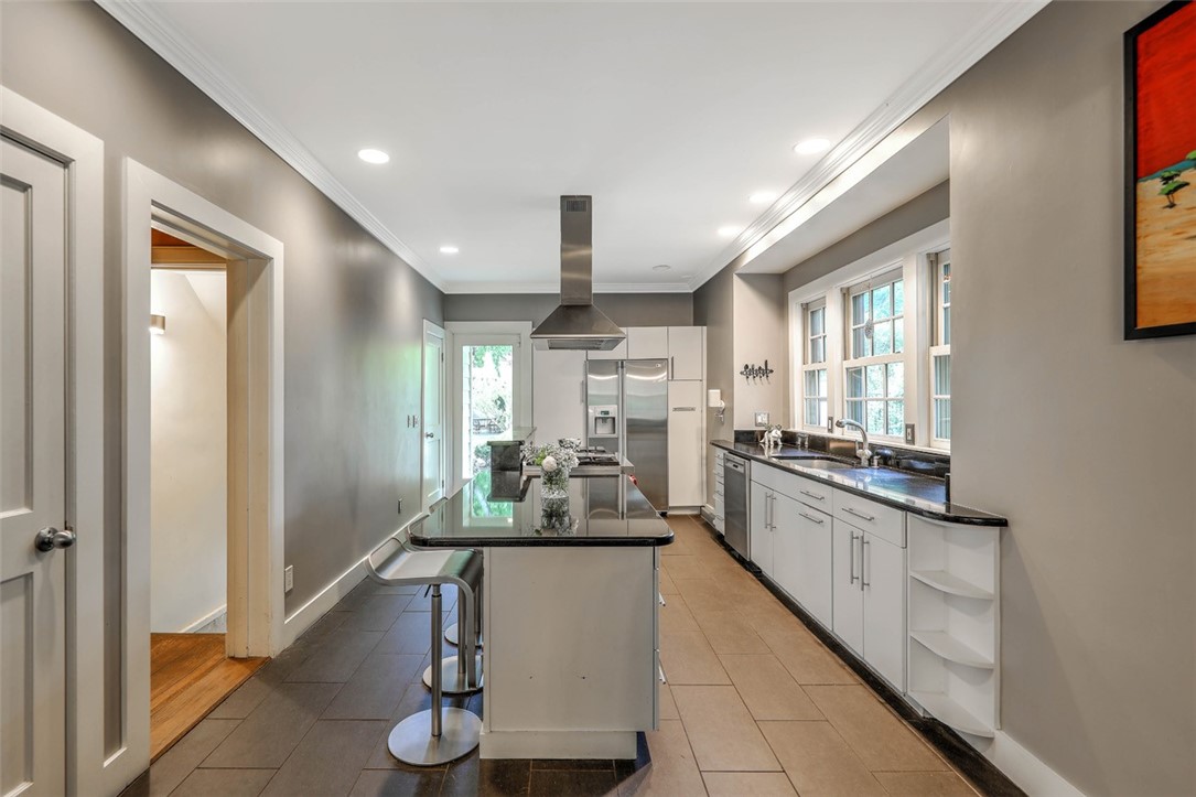 40 Grotto Avenue Providence, RI 02906 - Photo 9 of 47