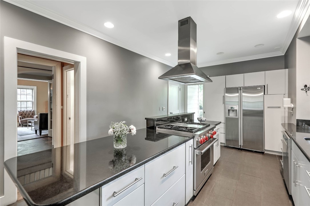 40 Grotto Avenue Providence, RI 02906 - Photo 10 of 47