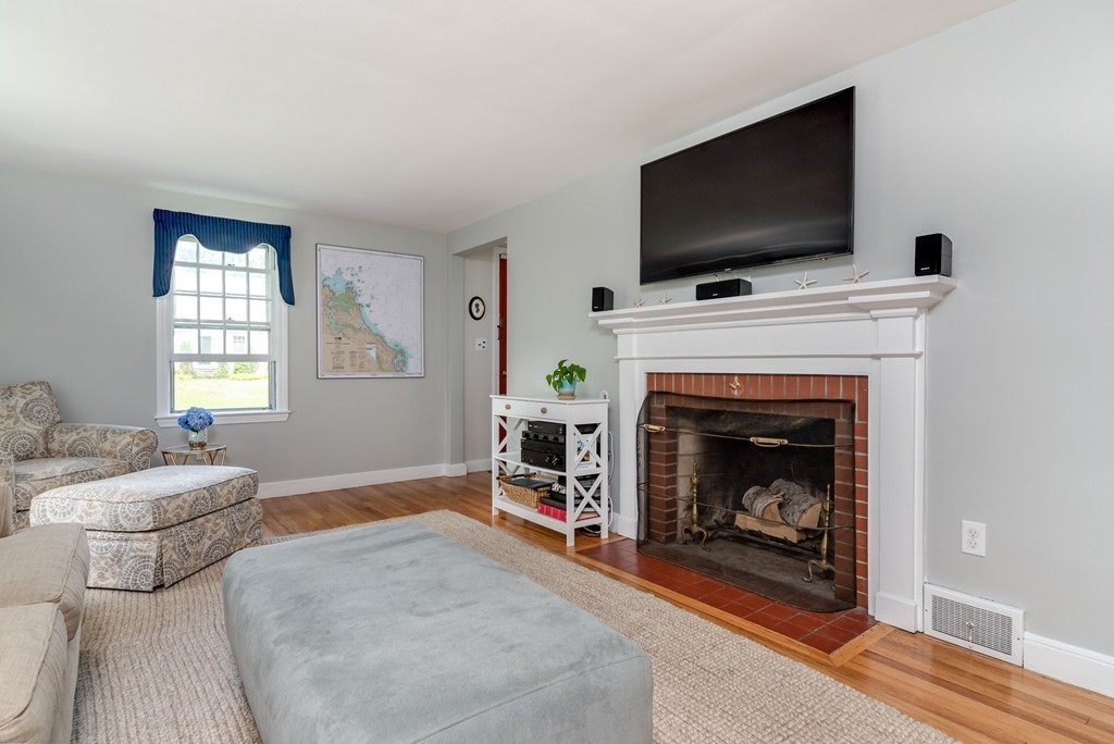 76 Dreamwold Road Scituate, MA 02066 - Photo 4 of 20 Gallery Image 4