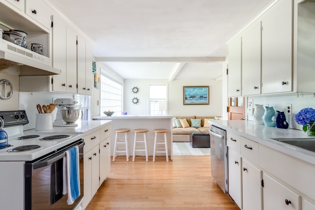 76 Dreamwold Road Scituate, MA 02066 - Photo 6 of 20 Gallery Image 6