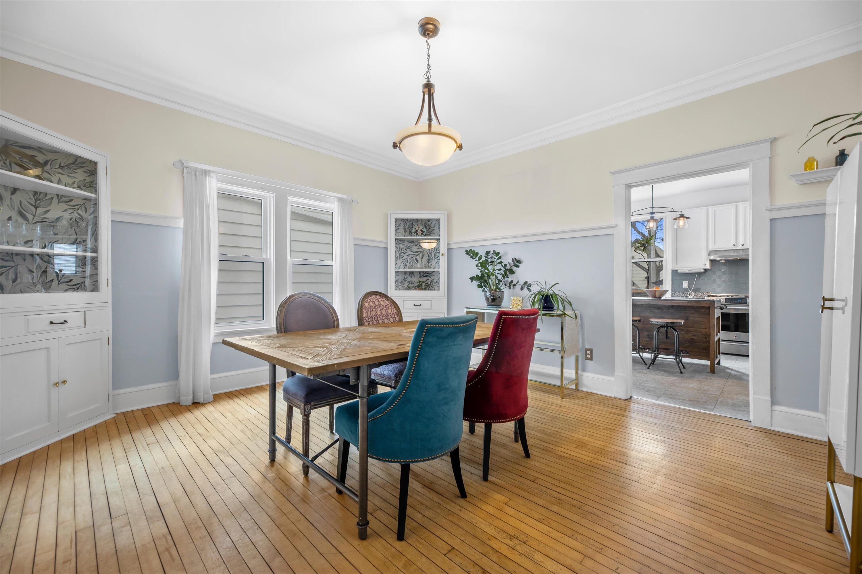 615 East Otjen Street Milwaukee, WI 53207 - Photo 15 of 63 Built-in cabinets