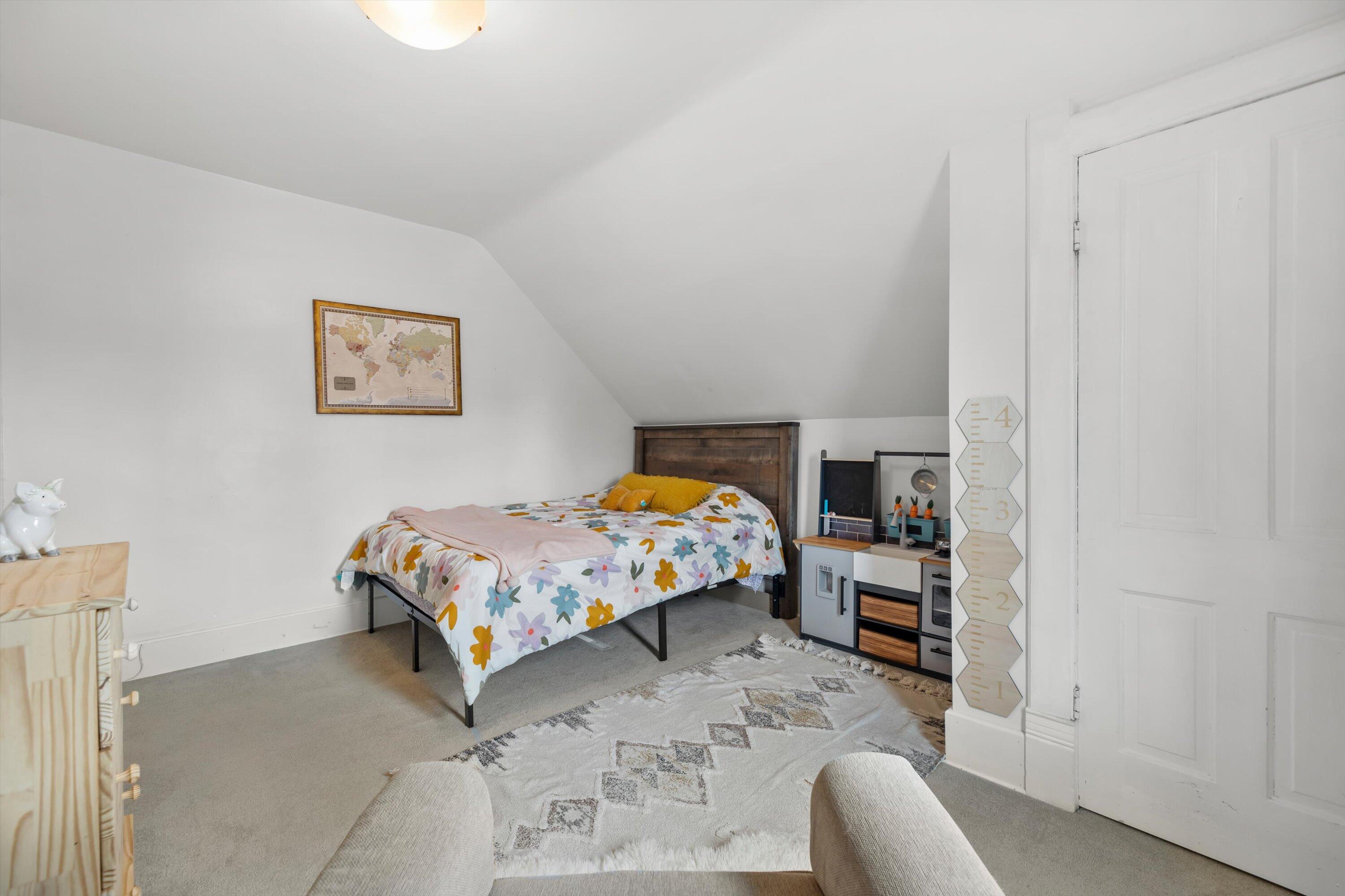 615 East Otjen Street Milwaukee, WI 53207 - Photo 40 of 63 Upper Level