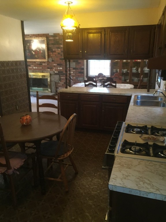 515 Tiffany Street Springfield, MA 01108 - Photo 7 of 20 Gallery Image 7