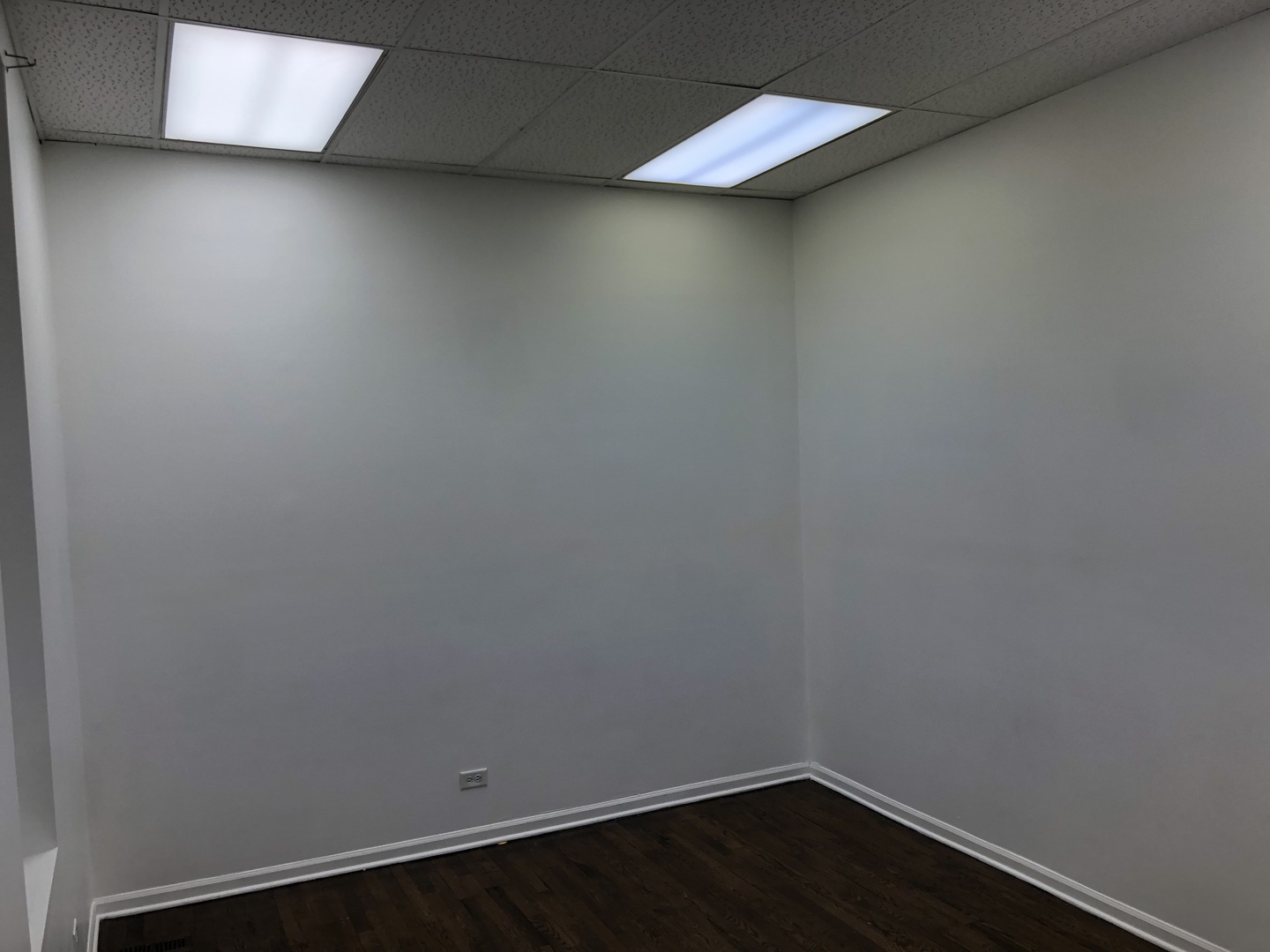 2449 North Clybourn Avenue, Unit 1 Chicago, IL 60614 - Photo 9 of 10 a view of a small space