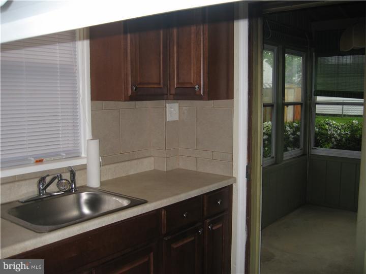 1005 Lamb Road Secane, PA 19018 - Photo 4 of 8 Kitchen