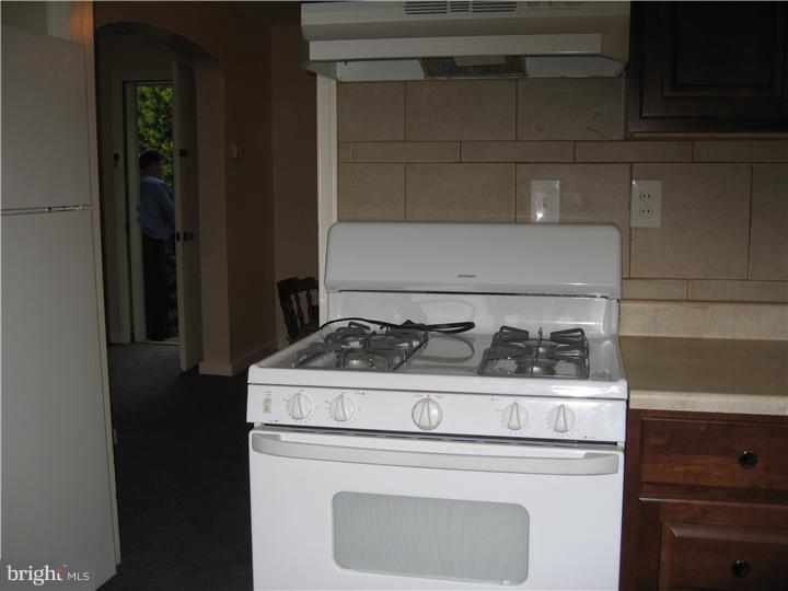 1005 Lamb Road Secane, PA 19018 - Photo 6 of 8 Kitchen