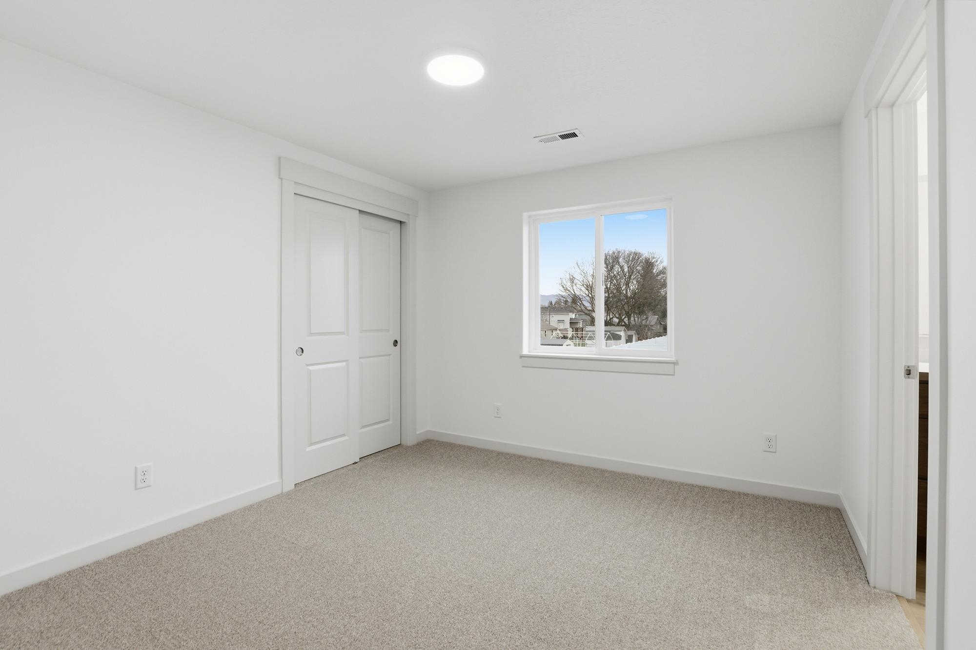 316 North Viewmont Road Greenacres, WA 99016 - Photo 11 of 12