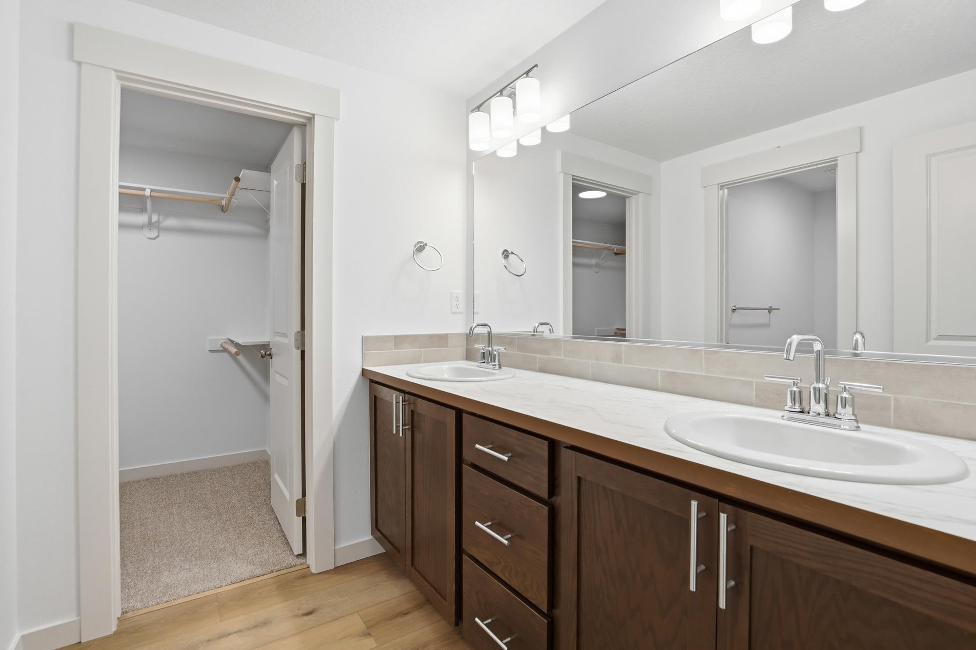 316 North Viewmont Road Greenacres, WA 99016 - Photo 7 of 12