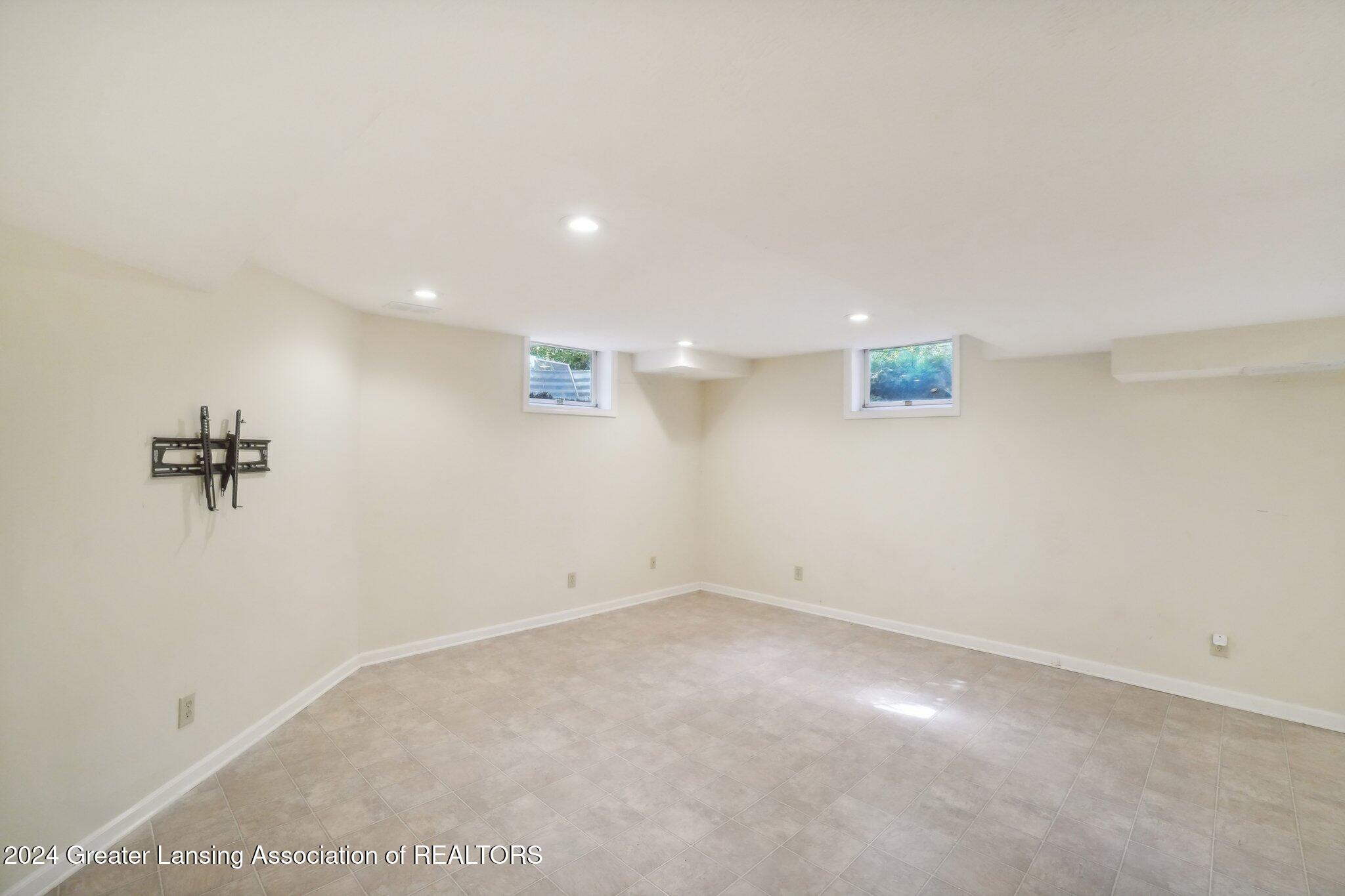 178 Damon Road Haslett, MI 48840 - Photo 48 of 58 Damon Rd-046