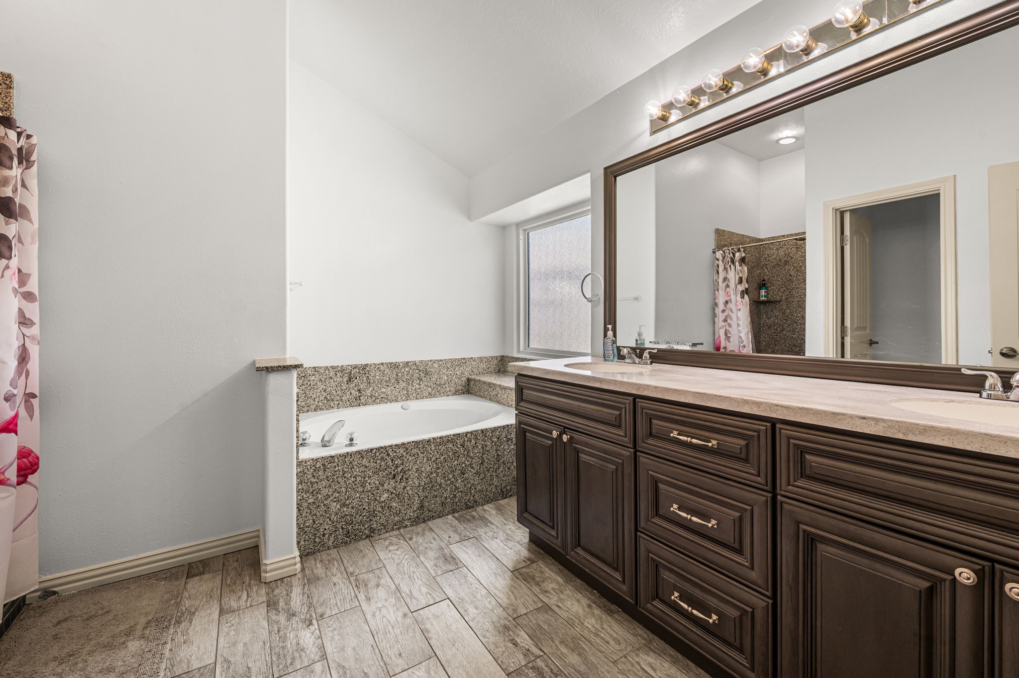 6115 Caroline Green Court Spring, TX 77373 - Photo 15 of 32