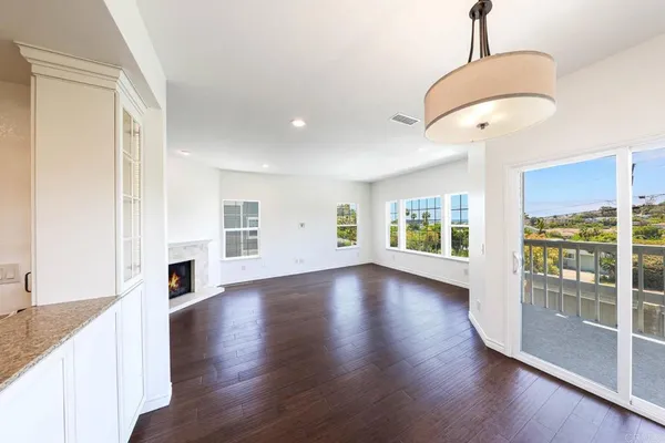 $5,700 | 822 Ida Avenue, Solana Beach, CA 92075