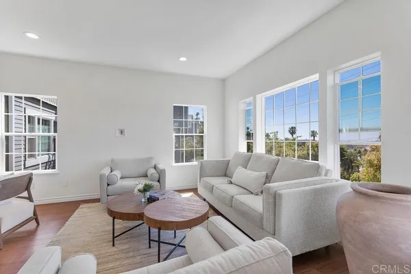 $5,700 | 822 Ida Avenue, Solana Beach, CA 92075