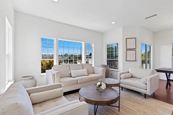 $5,700 | 822 Ida Avenue, Solana Beach, CA 92075