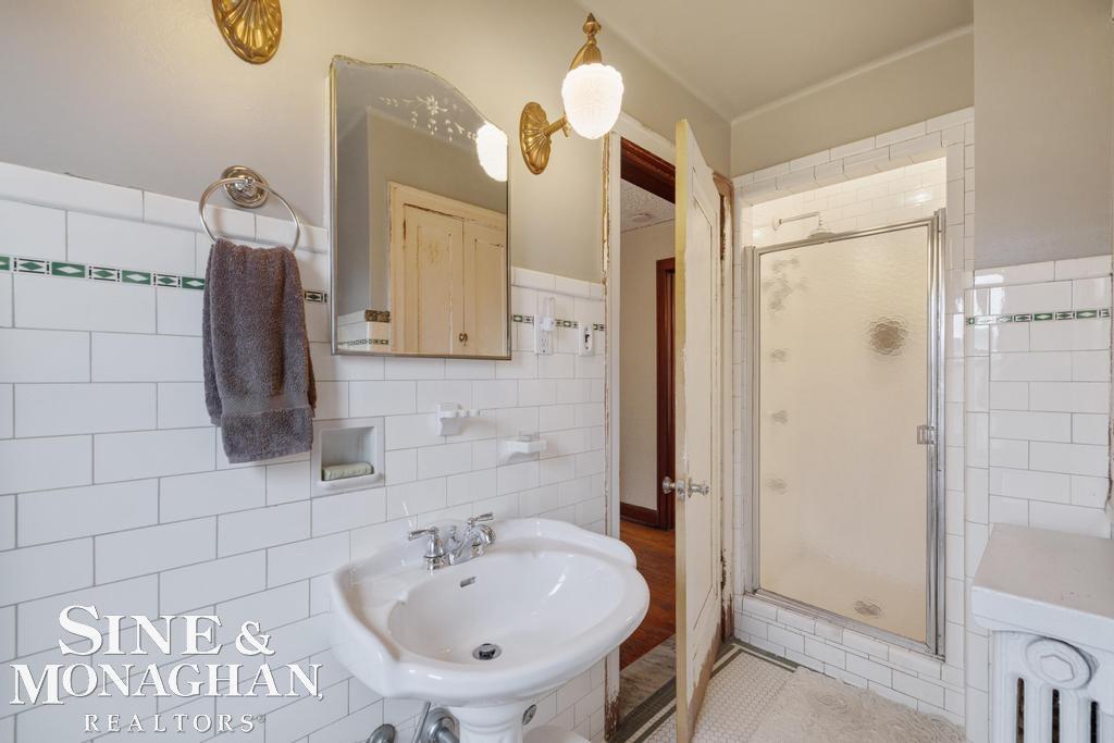 847 Barrington Road Grosse Pointe, MI 48230 - Photo 30 of 51 50193527-8d2de8af-c640-42e5-ac9b-37fdc2ccdf6a.JPG